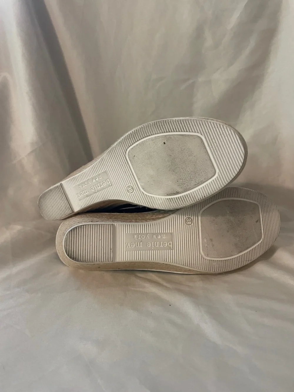 Bernie mev. Womens Woven Mary Jane Wedge Espadrille - Black size 38